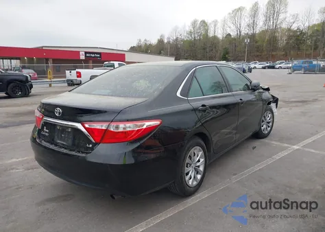 2017 Toyota Camry Le z USA, uszkodzony, nr VIN 4T1BF1FKXHU280337